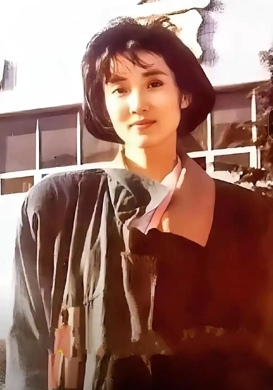 隐退央视11年！63岁李修平二婚21年无儿无女，现状太潇洒