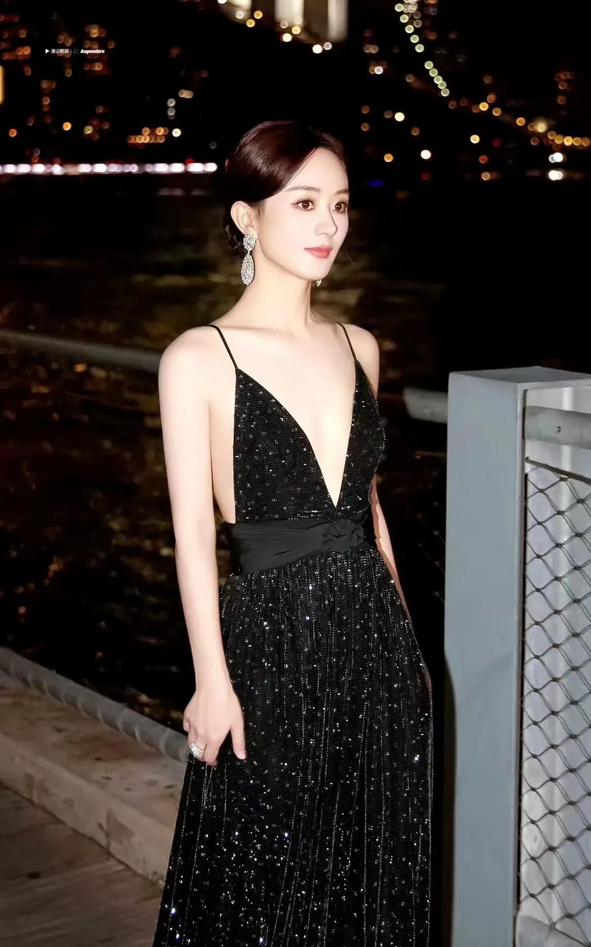 不知道大家有没有发现一件事，赵丽颖现在越来越倪妮化了，可见，冯绍峰喜欢的一直都是