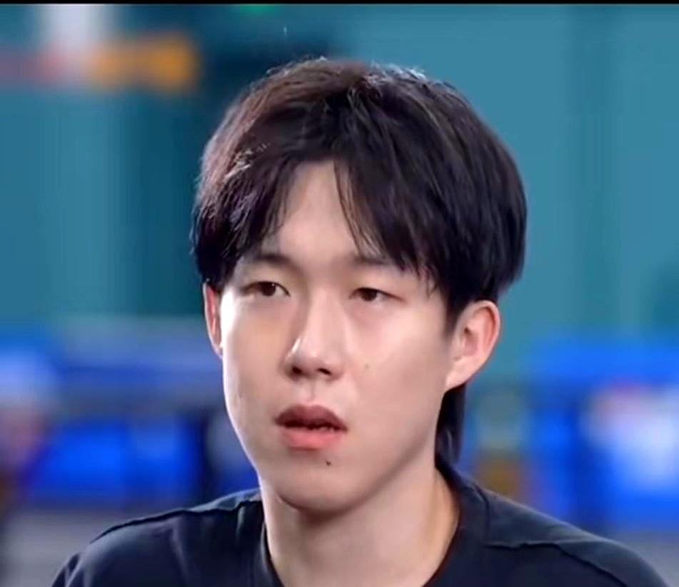 九年搭档，他们最默契的时刻恰恰是沉默。王楚钦左手暴冲时，孙颖莎已在前三板卡死