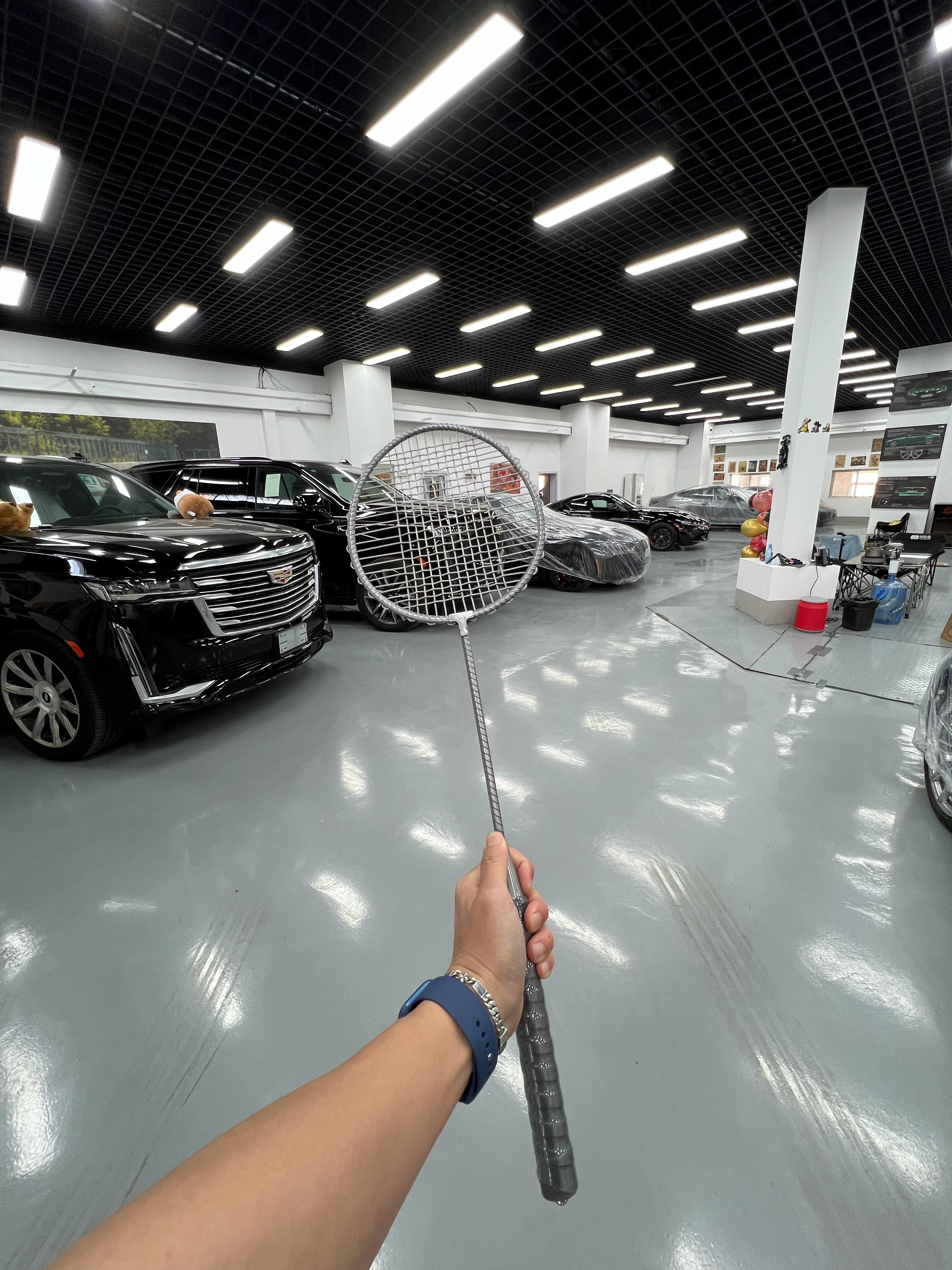 媳妇老说打羽毛球打不过别人我送她个球拍商家说，这个拍子不错，都能给他们打服了，用