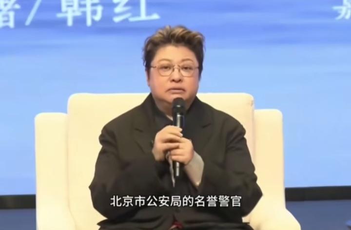 韩红哪句话是真的？早年在一场分享会现场，韩红亲口说道：“小时候确实想当警察，后