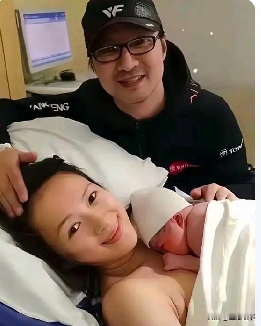 汪峰，复婚吧，别作了……今天，看到汪峰和章子怡一家四口的照片，那甜蜜溢出屏幕