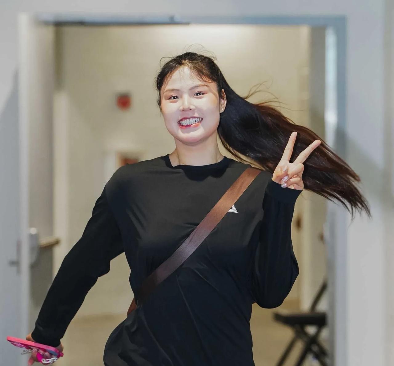 尽力了！李月汝今天11投7中，三分球7中4，得到赛季新高的18分10篮板，可惜球