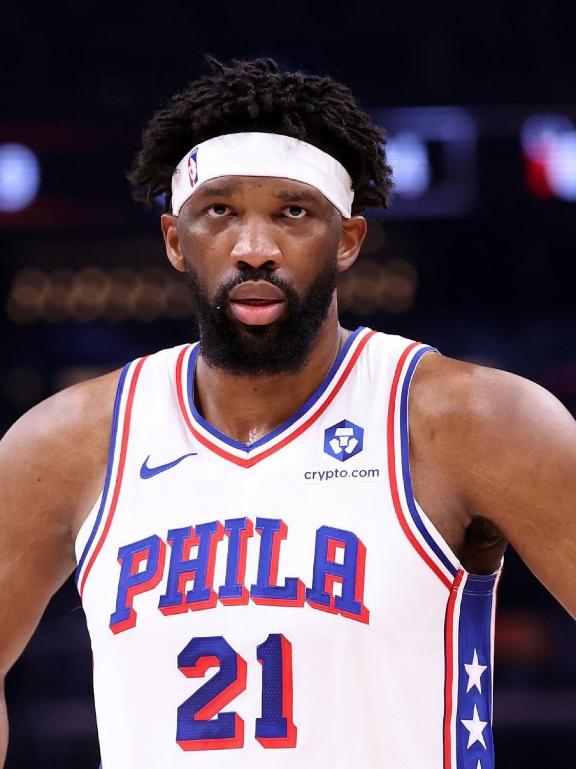 根据DrewHanlen的报道，恩比德表示：“我愿意用我的MVP奖杯去