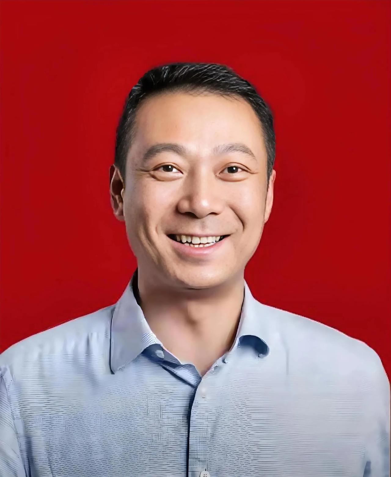 湖北汉子35岁弃30万年薪卖房创业，连亏三月后拓年销70亿版图，55岁遇292亿
