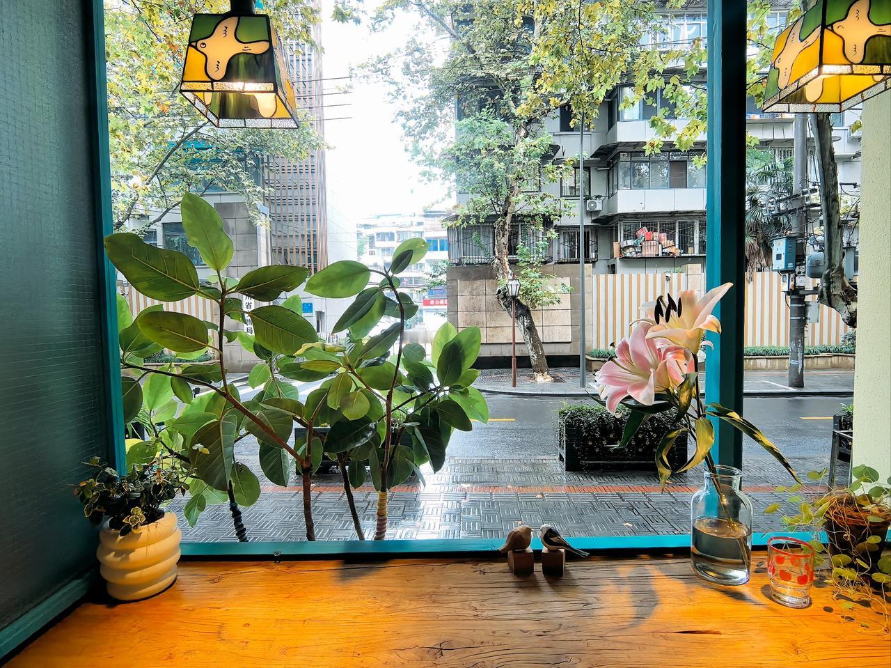 孩子一旦进入到十四岁以后，你别管他以前有多听话多乖巧，到这个阶段，他一定会出现脱