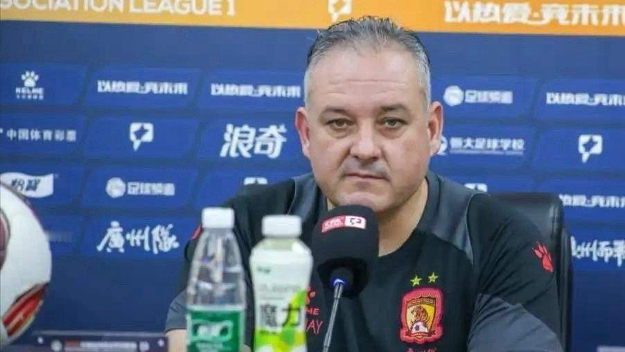 重庆铜梁龙冲超成功，下赛季如果想要保级的话，建议引进如下人员：1、徐正源无缘