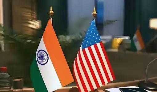 2026年2月16日在印度举办的人工智能大会上又出糗了。主办方服务欠佳、组织混