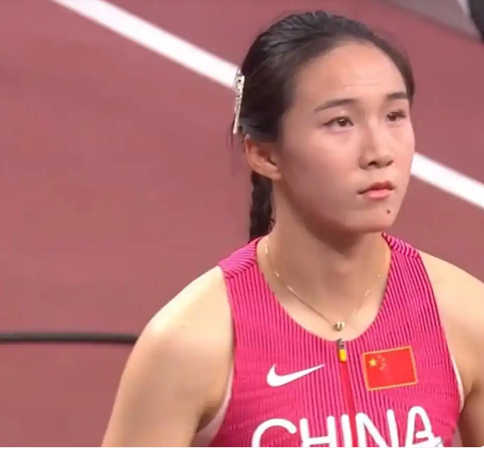 23秒26！小孩姐陈妤颉首次世锦赛之旅，你给她打几分？17岁的陈妤颉是今晚出