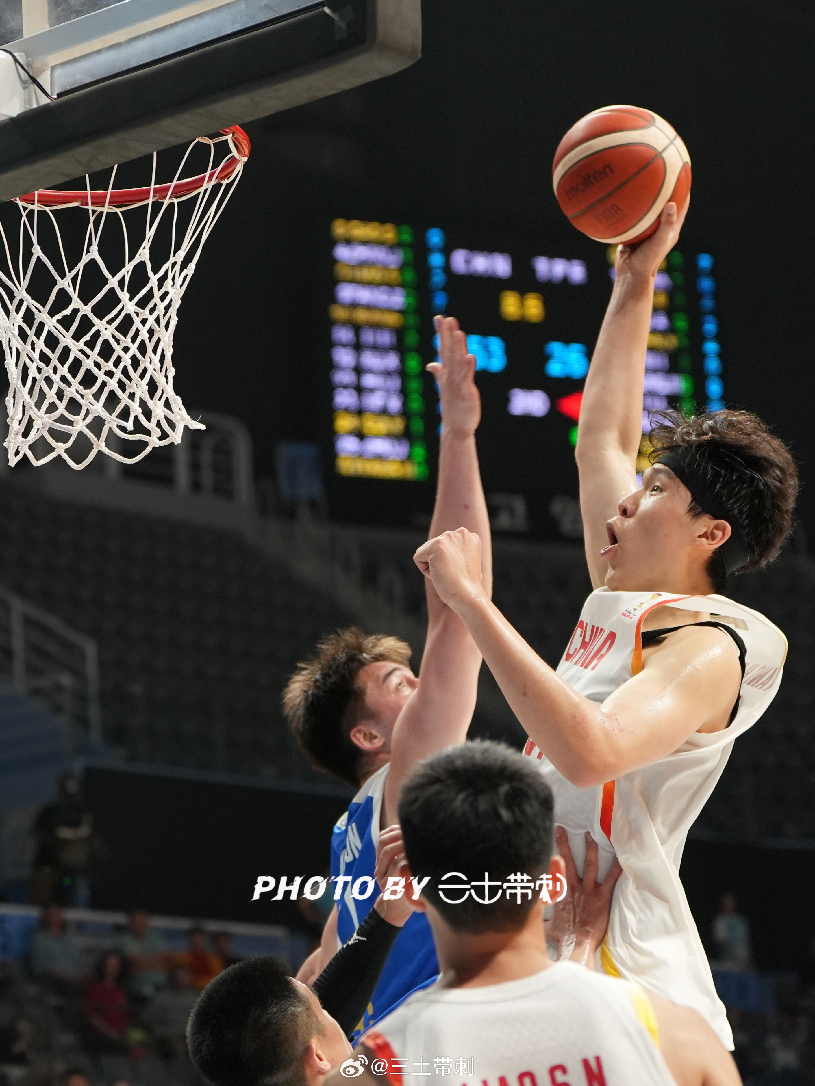 杨瀚森杨瀚森6日比赛当晚，火速回到青岛处理一些个人事务，7日将返回首尔，从这再