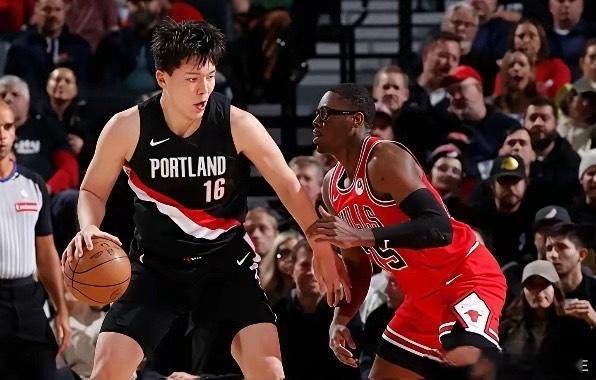 开拓者赔了夫人又折兵啊！现在杨瀚森也锻炼不了，球也赢不下，说白了不是强队的水平。