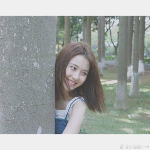 越考古张慧雯，会越喜欢这个漂亮开朗真诚的姑娘！感觉她就是经济小康以上，尤其是精神