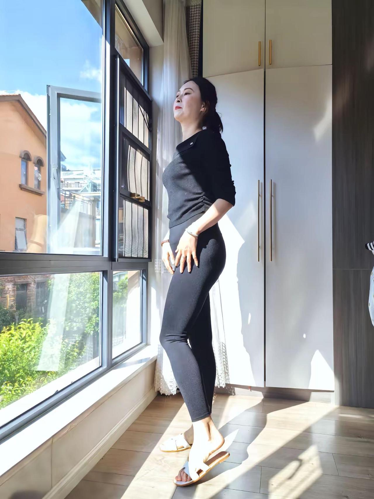 居家瑜伽服穿搭