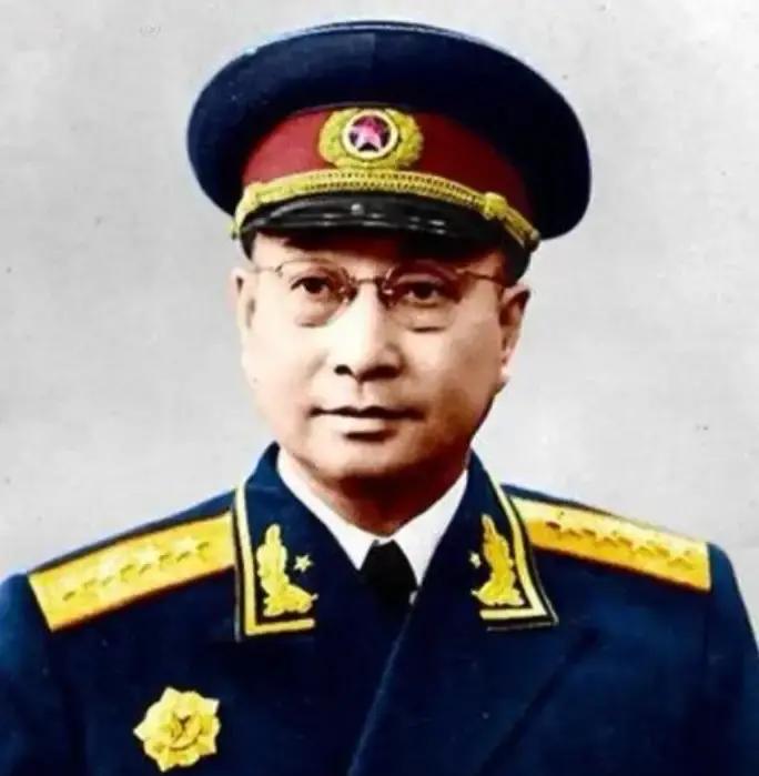 1952年，陈赓听说有个军工人才，因贪污几亿元被判死刑，就去找毛主席求情：“此人