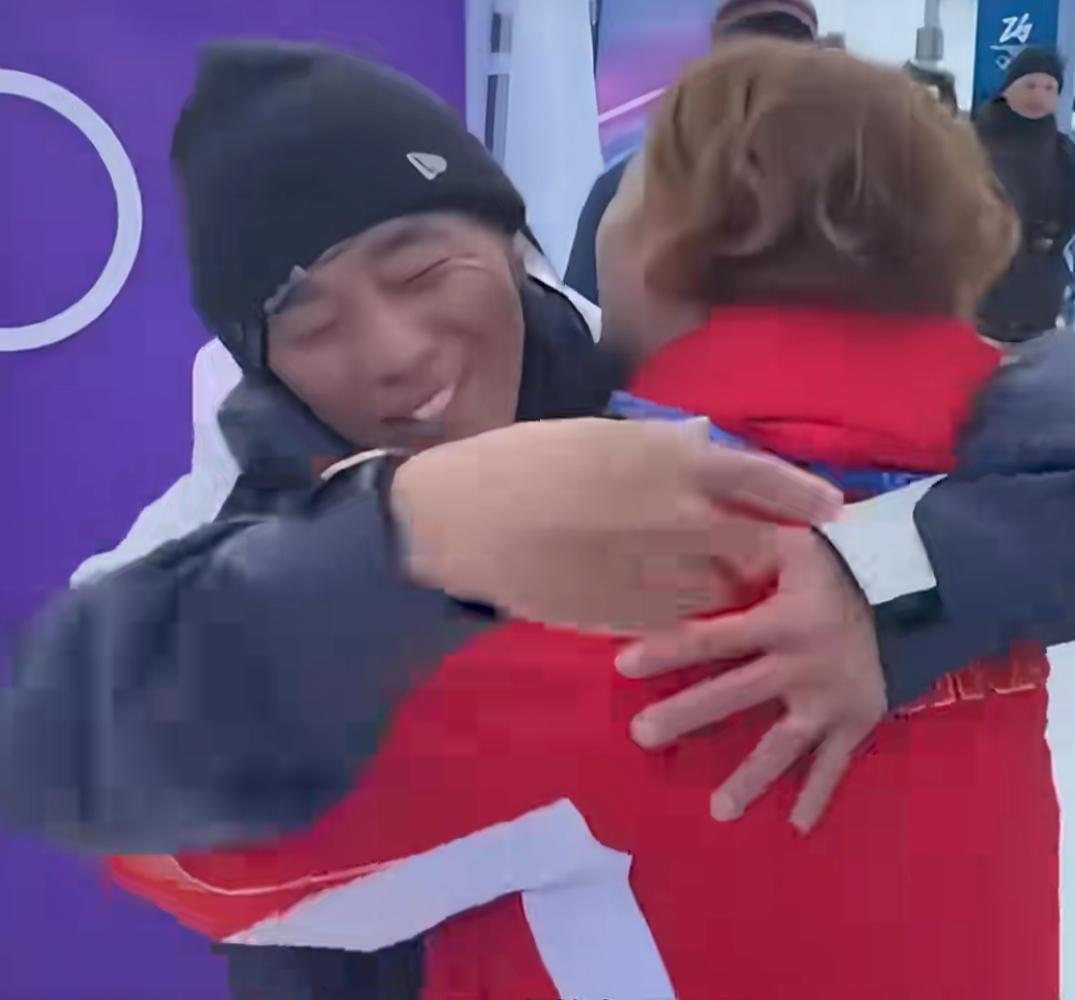 佐藤康弘，日本人，苏翊鸣的教练！赛后一句“哟西”脱口而出，网友们的评价很有意