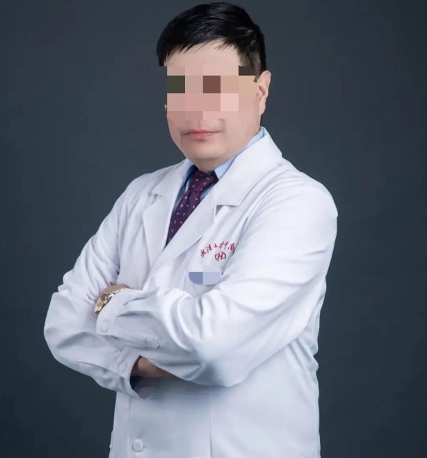 武汉大学中南医院的这个医生火了，把患者的舌头缝在牙龈上。他告诉患者我“老眼昏
