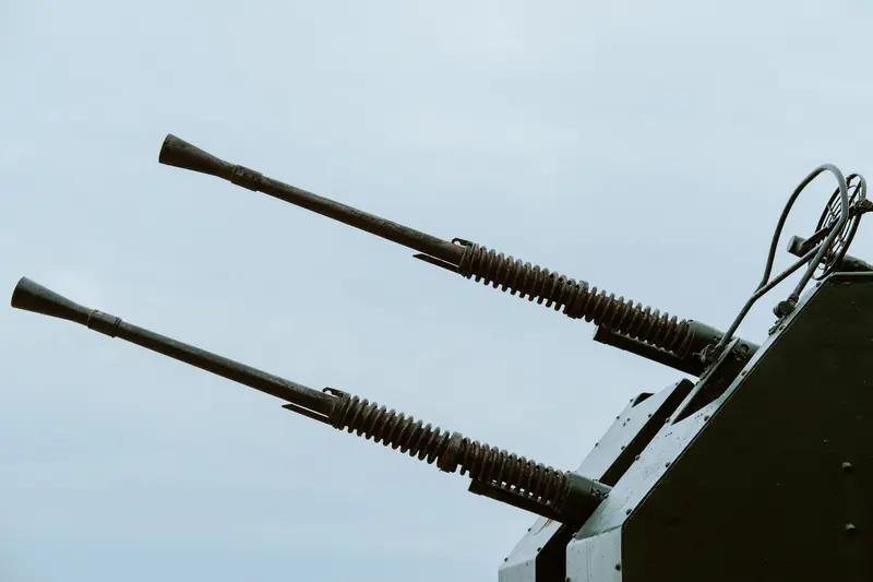 波兰媒体曝光！日本10式坦克“炸后”惨状，炮身完整暴露致命缺陷波兰媒体公开了日