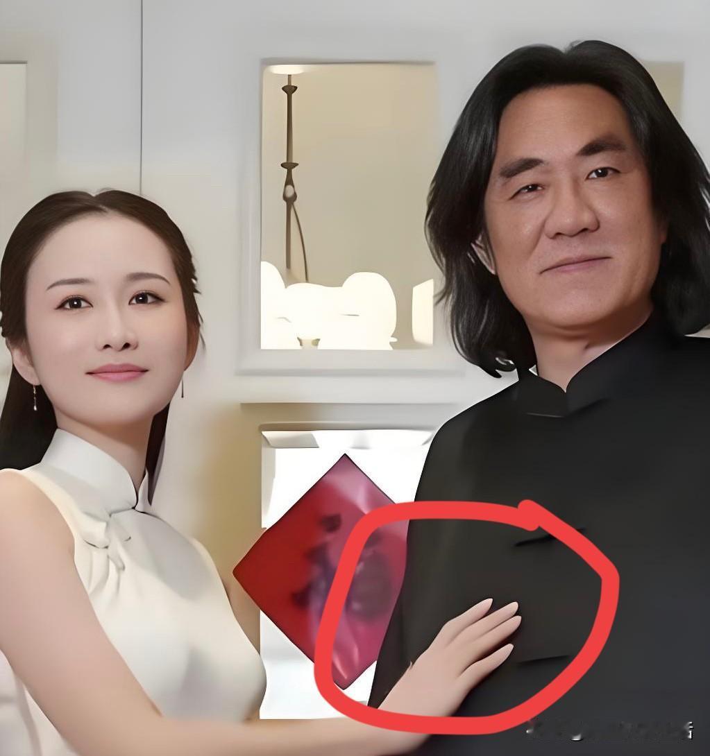 瞧，这前后反差！终于明白，剃胡染发后的张纪中，跟40多岁的杜星霖是多么般配！