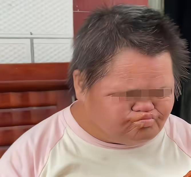 邻居姑父突然去世，留下智障的姑姑，还留下好几十万存款，几个侄子、侄女、外甥抢着要