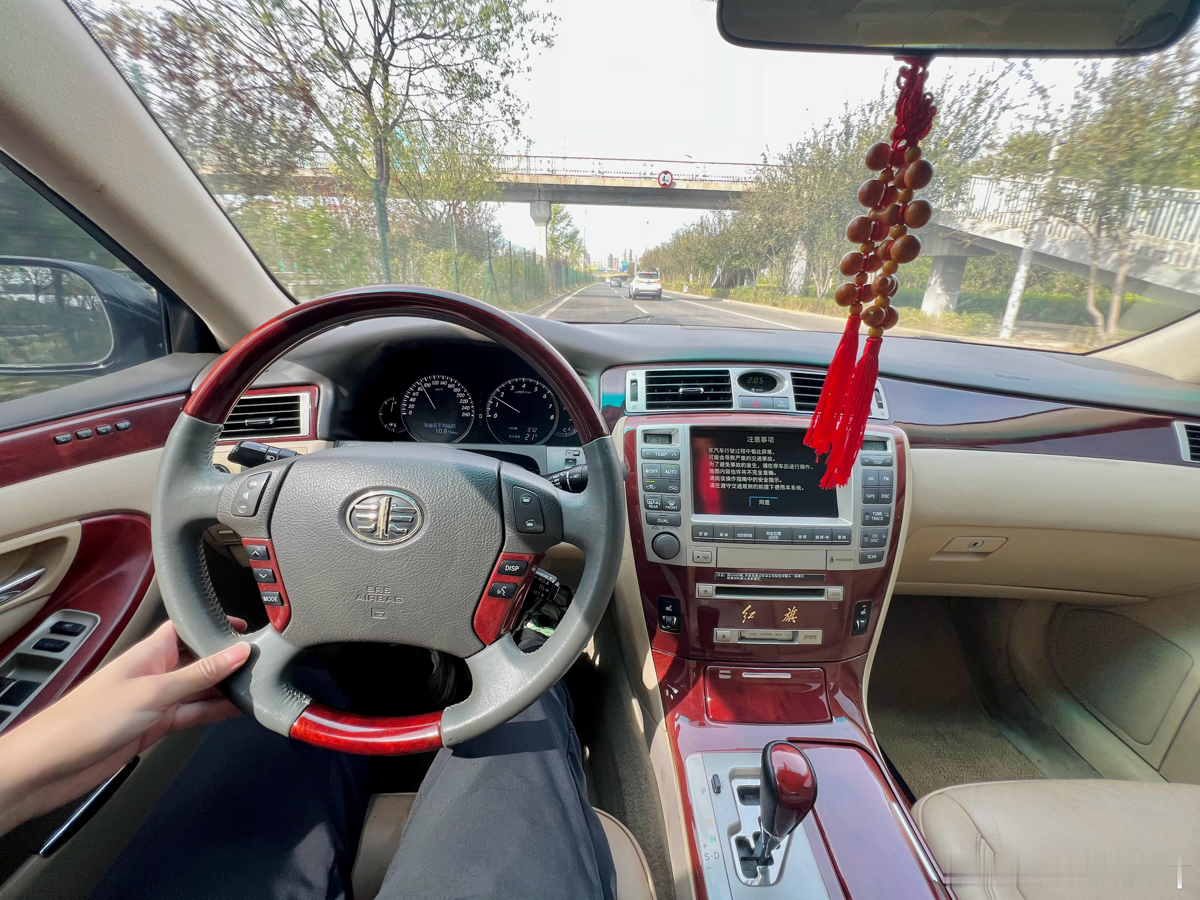 今天整好开出去遛一遛，顺便去洗个车​​​