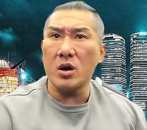 馆长这次如何抉择呢？现在馆长的表情估计就这样了。先说一句:这个时代不缺支持