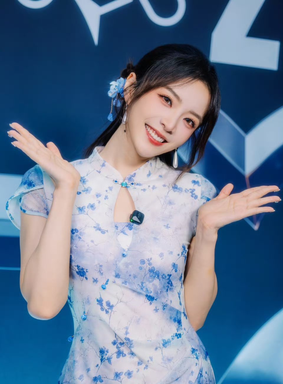 余霜～～[玫瑰][玫瑰][玫瑰][玫瑰][玫瑰]余霜余霜​​​