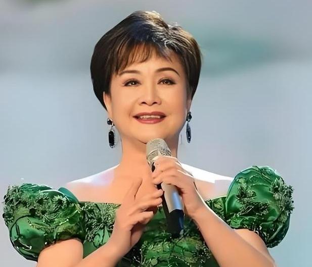 81岁李谷一，太让人惋惜了！2月10日，许久没有消息的李谷一，这次她带来一个让人