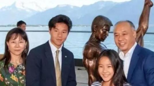 1993年，体操王子李宁迎娶师姐陈永妍，婚后整整六年没动静，陈永妍吐槽全