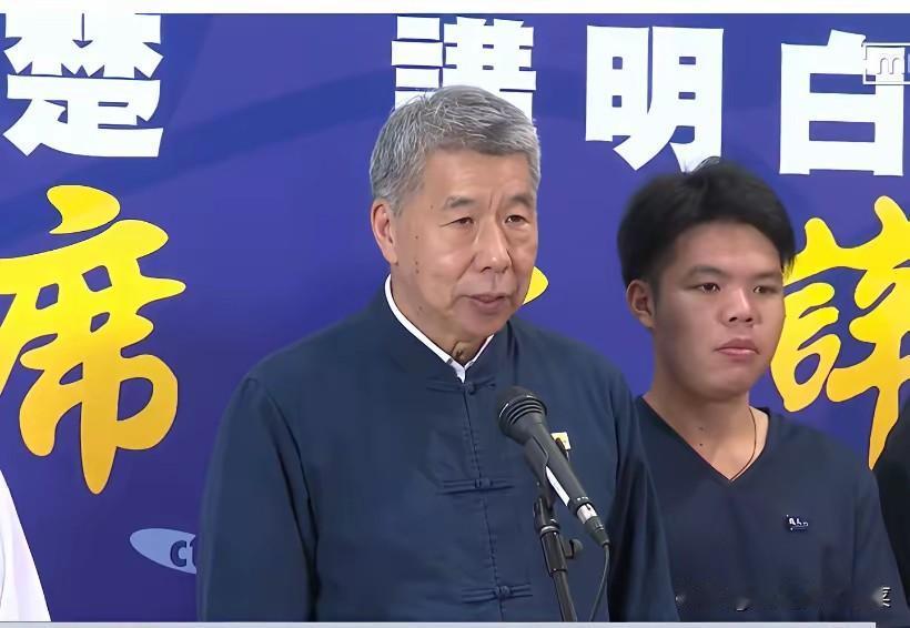 张亚中真的和郝龙斌同流合污了！今天辩论会前他又接受采访，再次攻击郑丽文为啥离