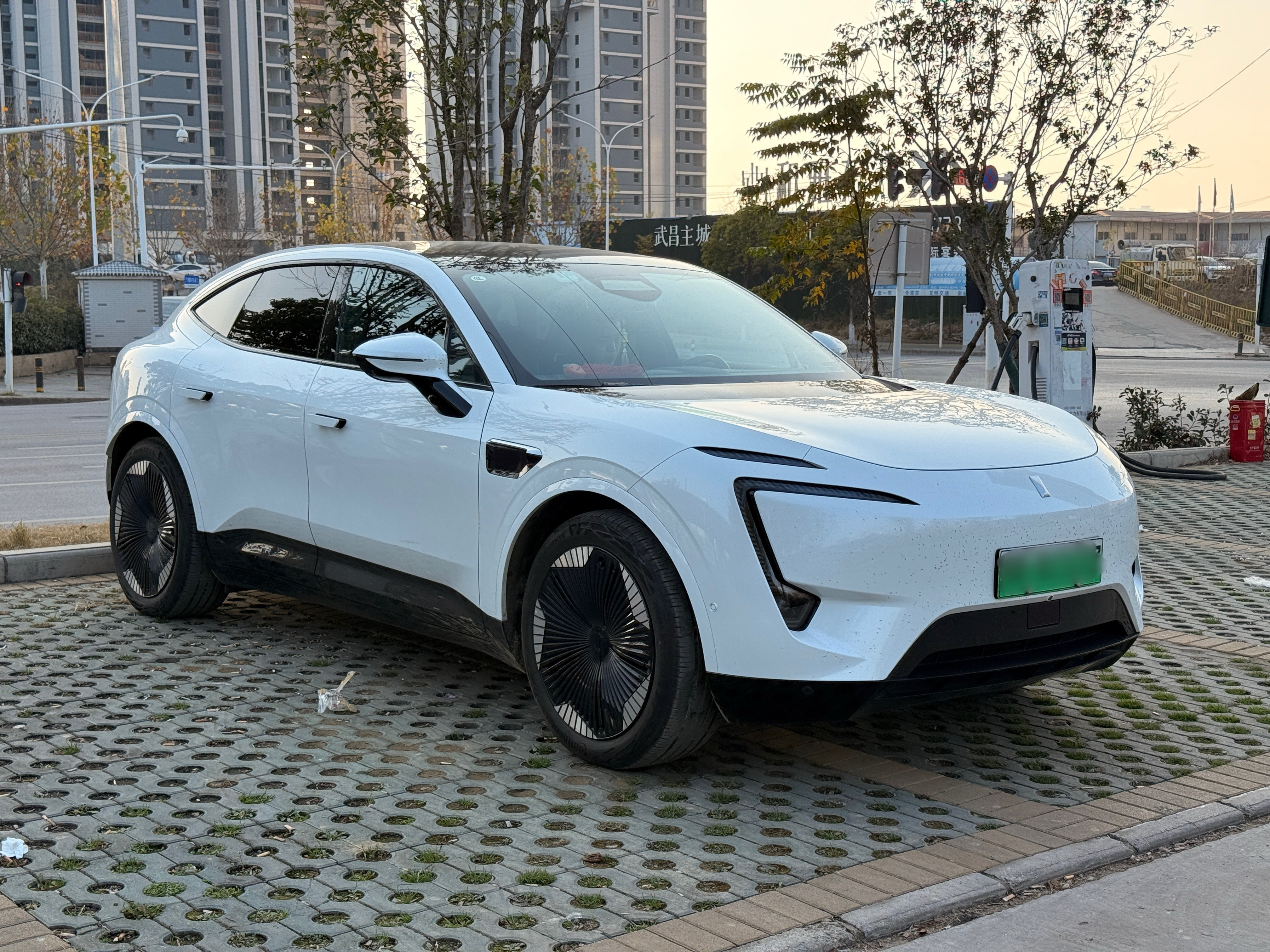 阿维塔11长续航双电机奢享版当年新车价36.99万现在开了36000km+最后再