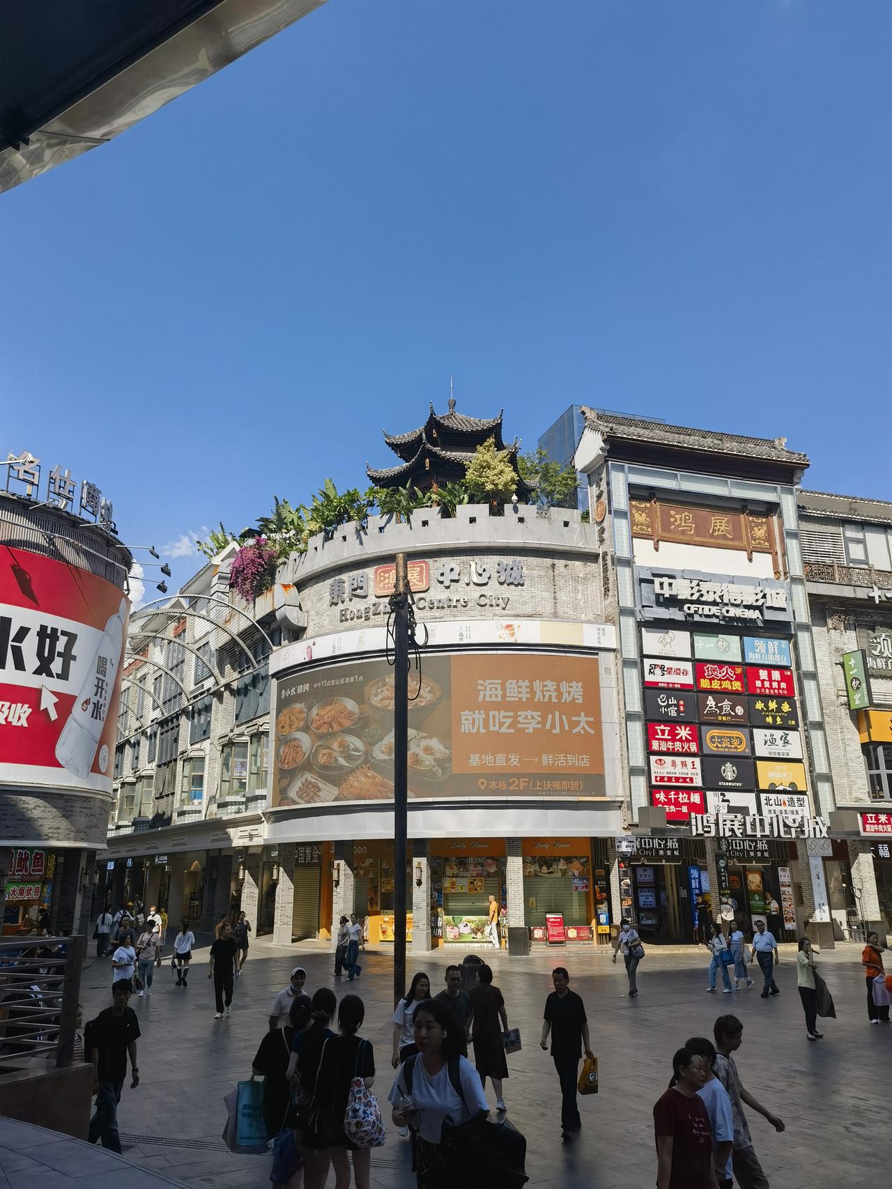 标题：秋天是收获的季节秋天，并非忧愁伤感之季秋天，乃是收获爱情的时节秋天有