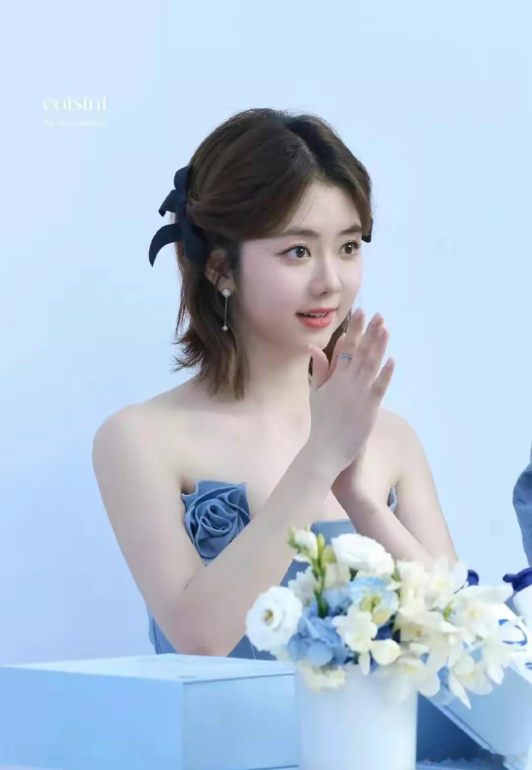 女人就是比男人老得慢一些，所以找老公尽量找比自己小十岁以上的，因为男人比女人老得