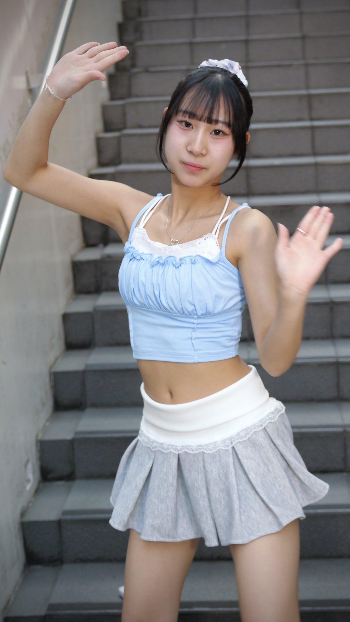 粉黛美人，轻盈舞步。