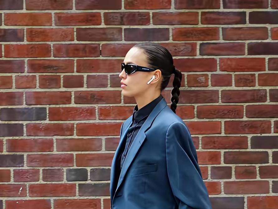 不愧是C罗的白月光，伊莲娜就算是老了，也掩盖不了她与生俱来的气场！分了手、生了