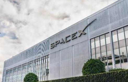 直接炸了！SpaceX官宣彻底封锁中国大陆。 就在6月5日，无数网友亲测发