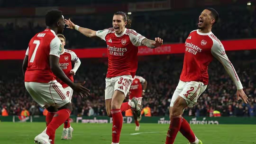 阿森纳表现出强队心态！联赛杯1/4决赛，在1：1被水晶宫补时绝平的情况下，阿森