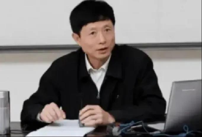 艾跃进那句话，戳的不是政策，是良心：“让工人下岗，还要人家从头再来，你们为什