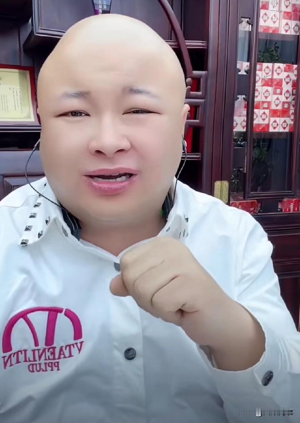 老狗谈东方阿保说年前的时候，二子爷就说过第二个媛福达出来了，海外有金矿，一天挖好