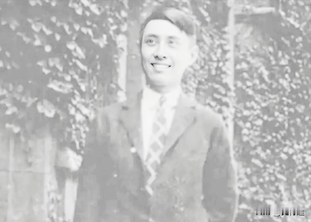 杨武之为何没有抛弃发妻罗孟华，原因有三：杨武之出生于钟灵毓秀的南方，但他身上也