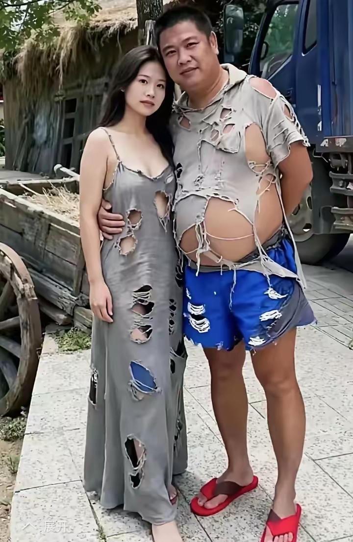这男的如果再瘦二十斤，我都相信这衣服真是他的，但是顶着这个将军肚，再怎么看也不像