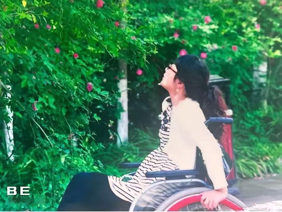 原地封神！四川女警19年轮椅人生杀疯了！谁能想到婚礼当天直接遭重创啊！四川