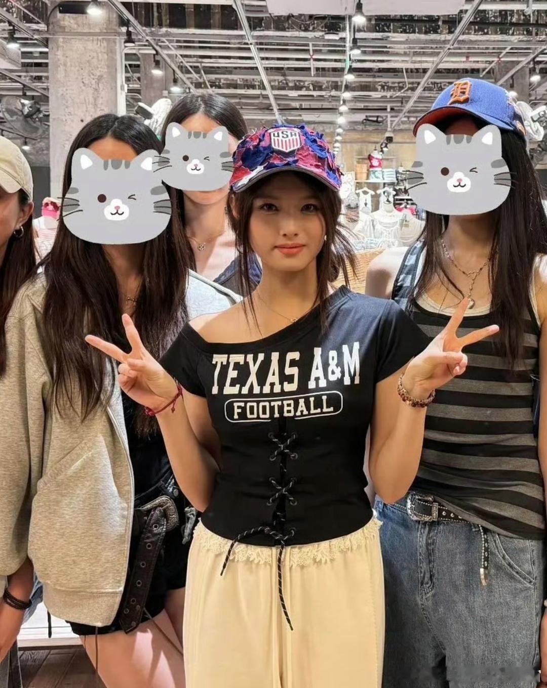 艾米被指身材还不如路人，这也太苛责了吧。人家才18岁，还是个小姑娘呢。​​​