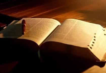 读完三遍《资本论》，我“茶不思，饭不想”，我反向思考，突然明白了：宁可让富人富得