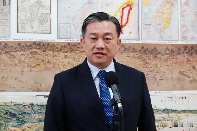 民进党立委王正宇，今（24日)晚间在社群平台发文叫嚣，看到许多蓝白阵营立委，还在