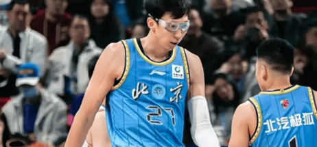 周琦8分7篮板，北京男篮再胜同曦。CBA常规赛，北京男篮主场迎战同曦，这场比赛，