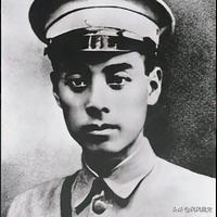 2004年夏天，85岁的熊向晖正准备睡午觉，家里来了位不速之客，女儿熊蕾问是谁，