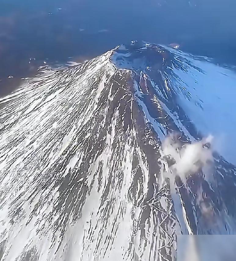 沉睡了约318年的富士山！是全世界最知名的旅游景点之一，也是日本最有辨识度的符号