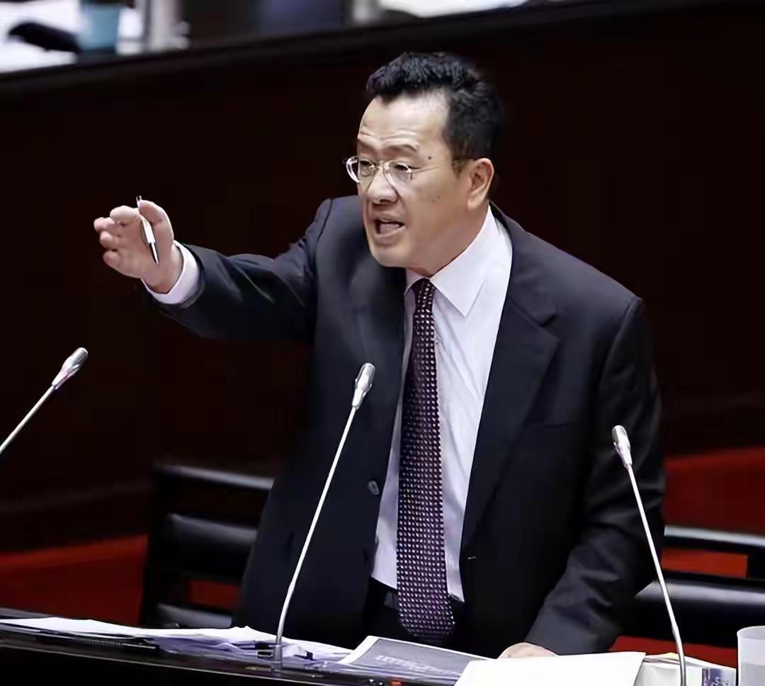 顾立雄要在往台独的路上狂飙！顾立雄昨天接受记者采访说，台美关系非常稳定，说美国还