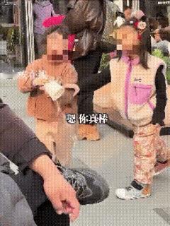 “愤怒至极！”浙江绍兴，4岁小女孩第一次鼓起勇气向店员要水，小心翼翼端着水杯向妈