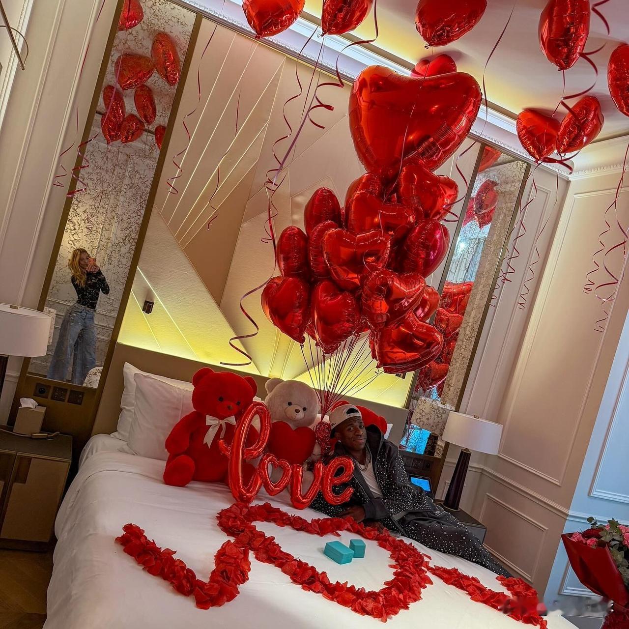 米利唐教维尼休斯如何与女人相处，同时还能在球场上保持最佳状态。通常，一位成功的